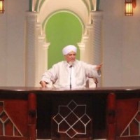 المفكر الإسلامي الحبيب أبوبكر العدني المشهور في جلسة الاثنين الأسبوعية بدار المصطفى